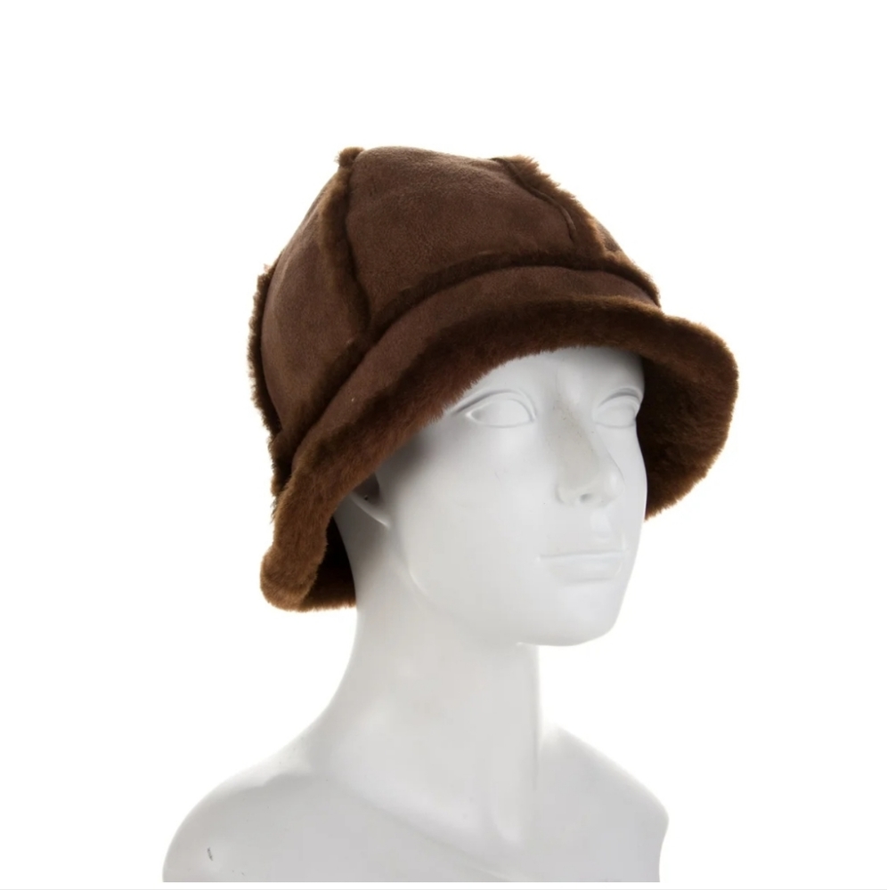 Ugg bucket hat brown color